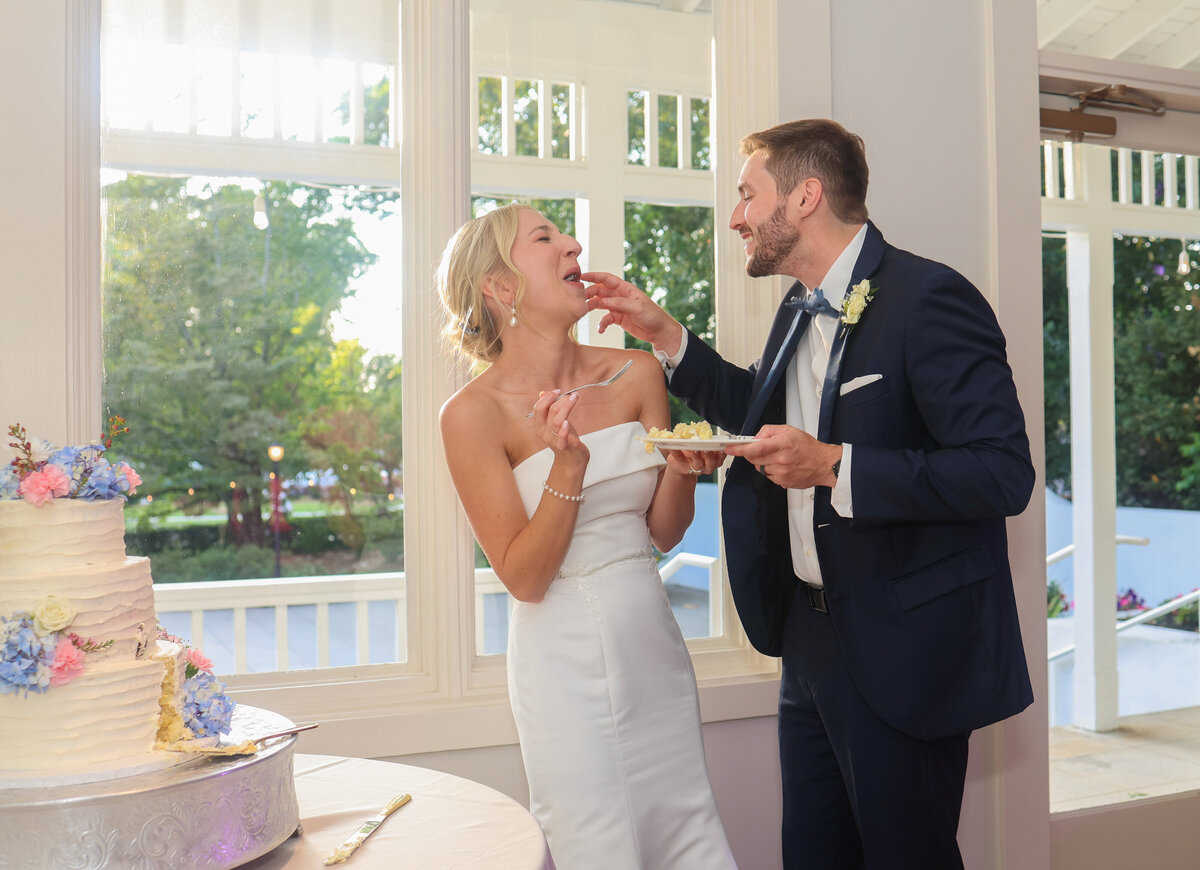 bride-and-groom-carlyle-house-norcross-georgia