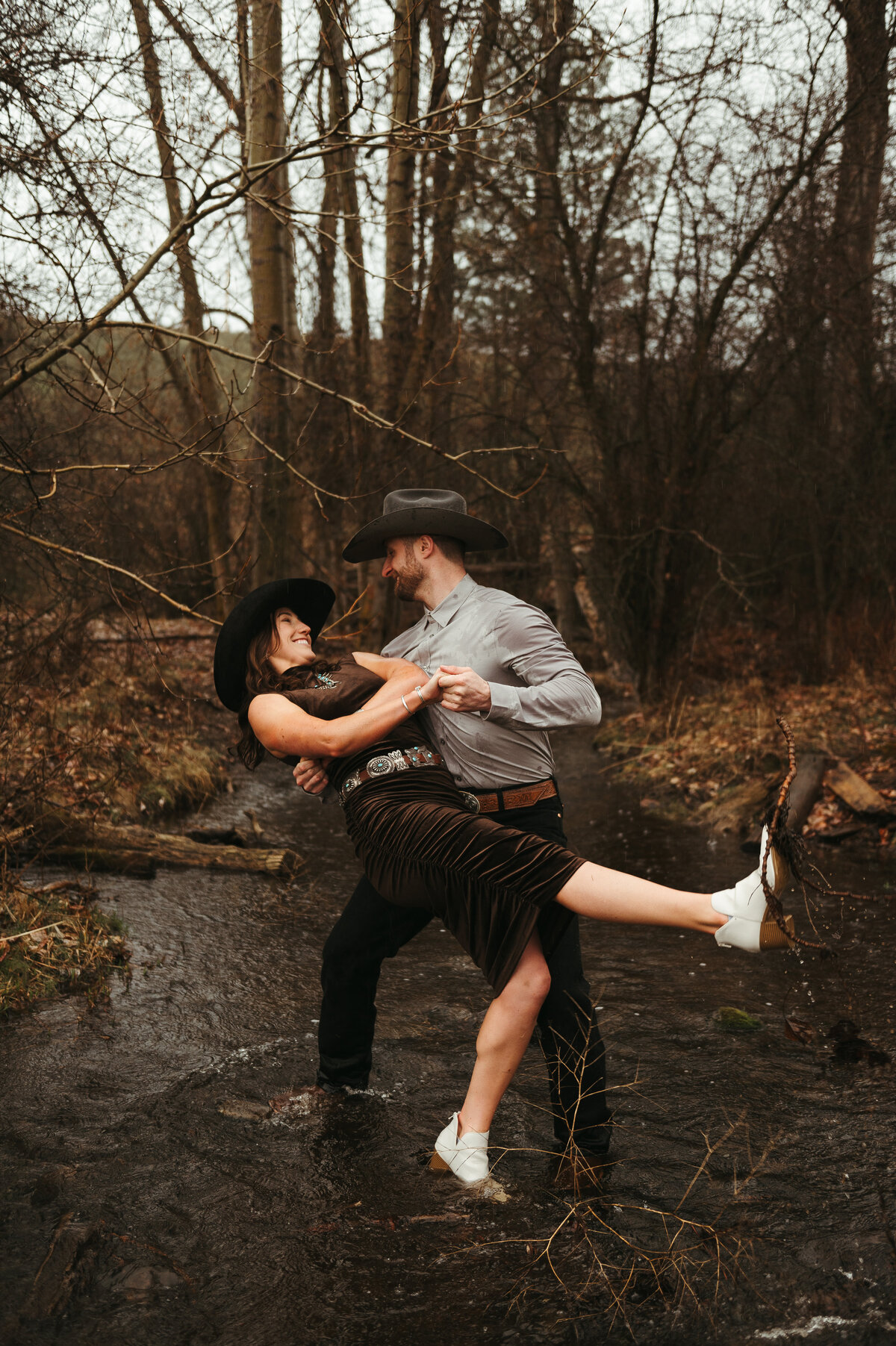 presley-gray-photo-montana-western-style-engagement-4709