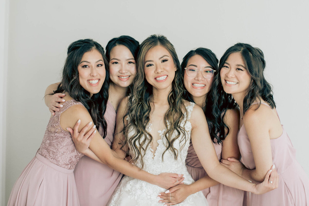portland-wedding-photographer-getting-ready-bride-4