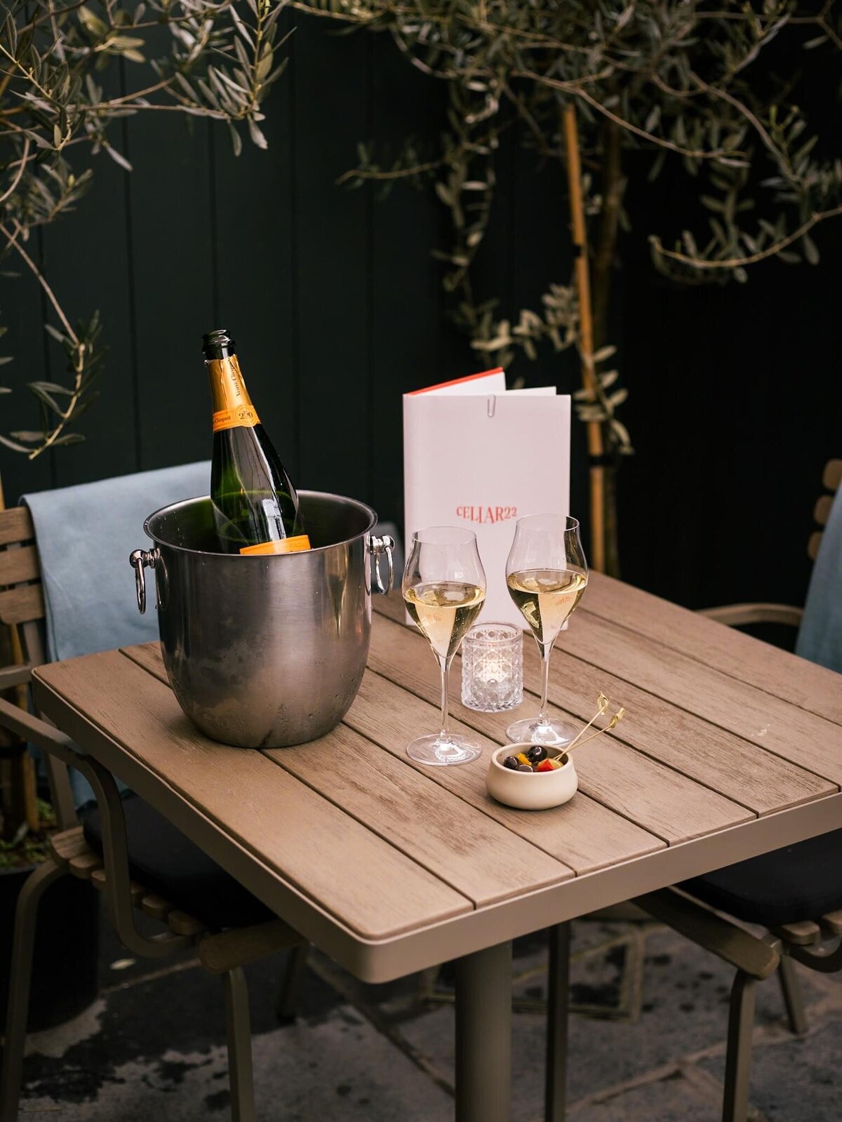 Waterstone - Townhouse on the Green - Dublin - Luxury Boutique Hotel - Terrace-Dining