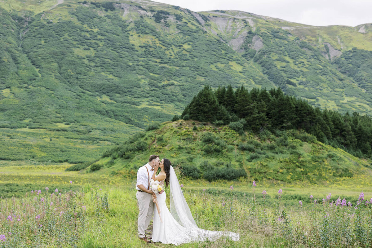 Elopement-Photographer-Turnagain-Pass-AlaskaBlake+Spencer_11