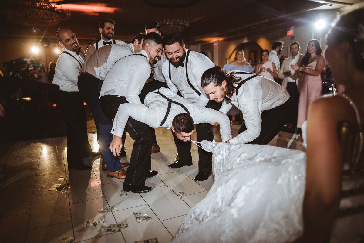 greek-wedding-money-garter-toss