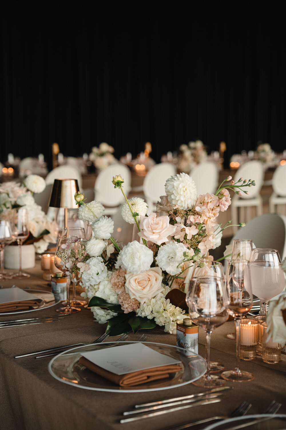 elegant-white-wedding-floral-centerpiece-science-center