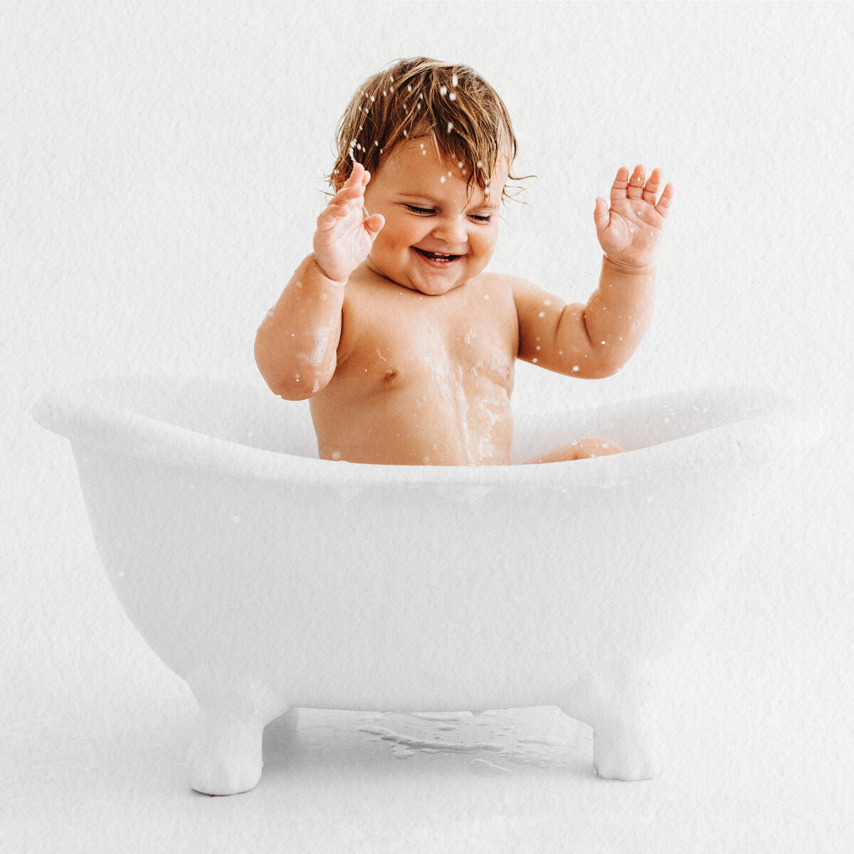 LittleWhitePhotography-Cake-Smash-20