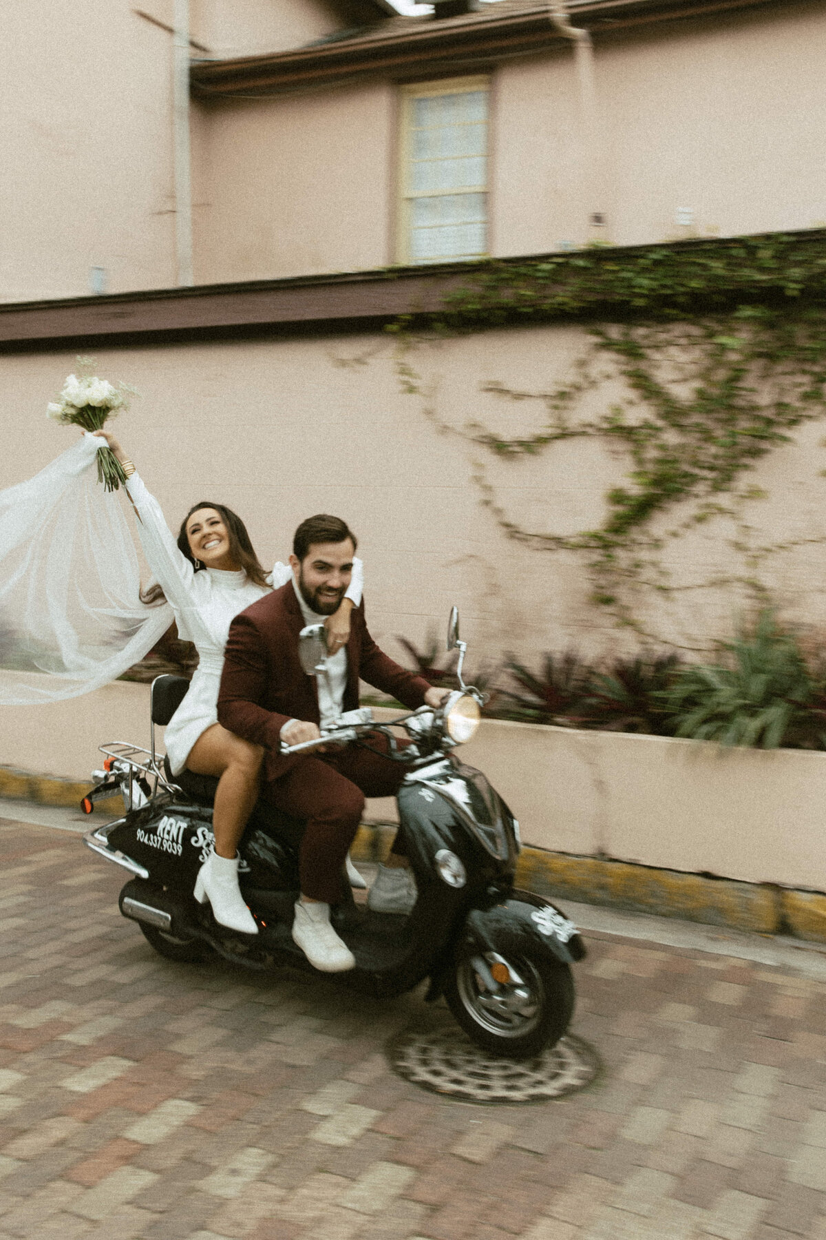 saint-augustine-florida-moped-vespa-elopement-italian-32