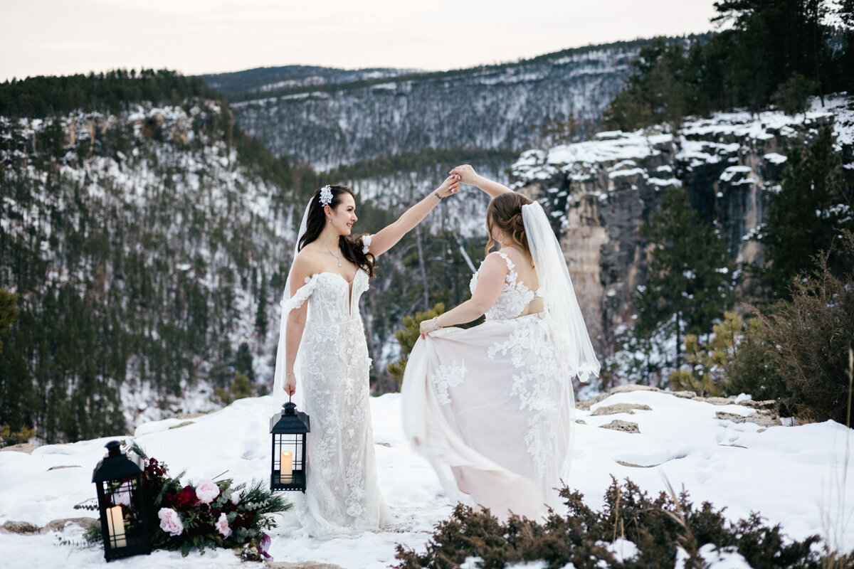 elopement-jan23-wanderingwildemedia-blackhills-weddingphotographer-elopementphotographer-26