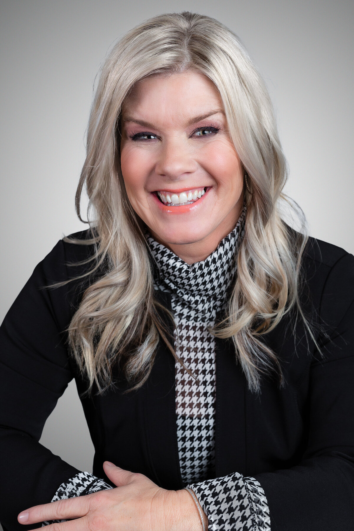 Shannon_Branding_Headshots_2020-16