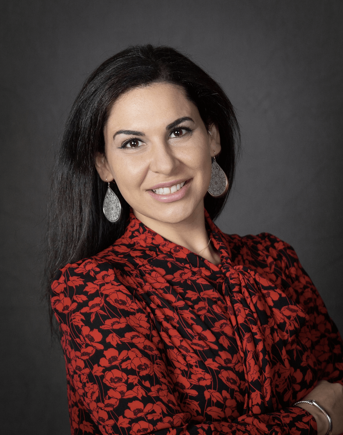 studio-headshot-woman-red-pattern-top-corporate-style
