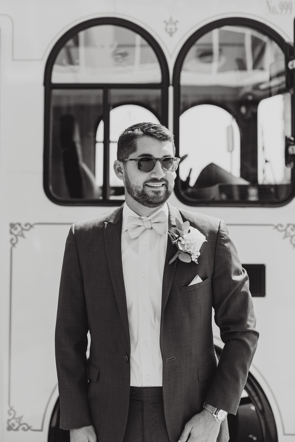 Beach Club Modern Chic Wedding with Touches of Pearl and Gold - Top East Coast Wedding Photography - Ashley Mac Photographs - New Jersey - New York - Connecticut - Rhode Island -20