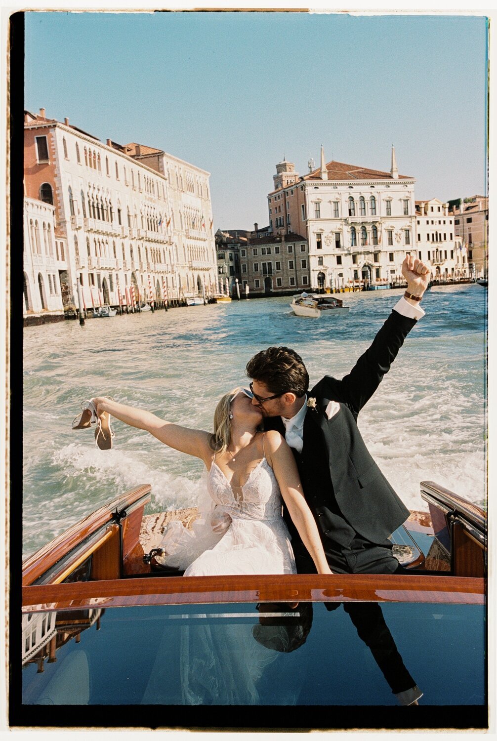 venice-elopement-photographer-editorial-film-35mm-wedding-fashion_0159