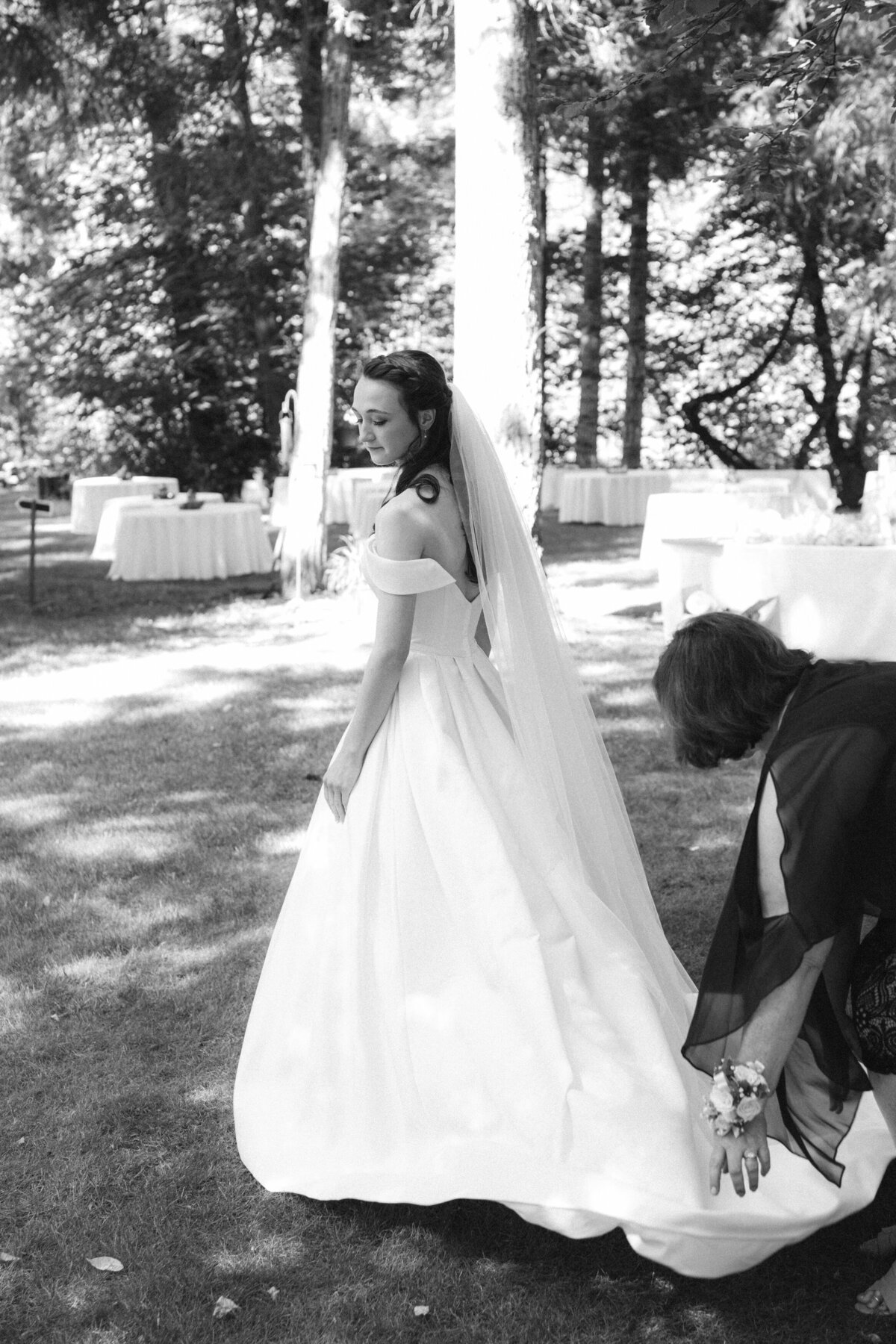 RIVERSIDE WEDDING IN THE OREGON