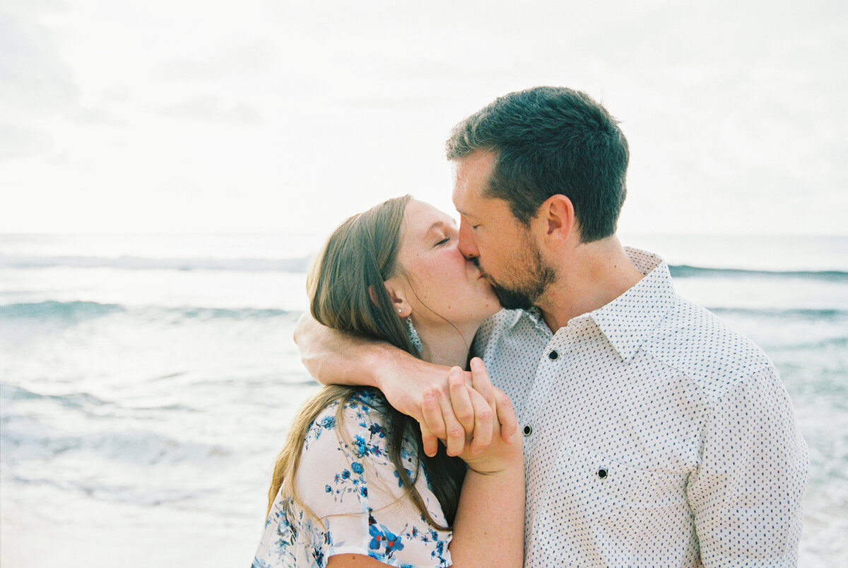 kauai couple honeymoon engagment proposalphotographer mami wyckoff photography143