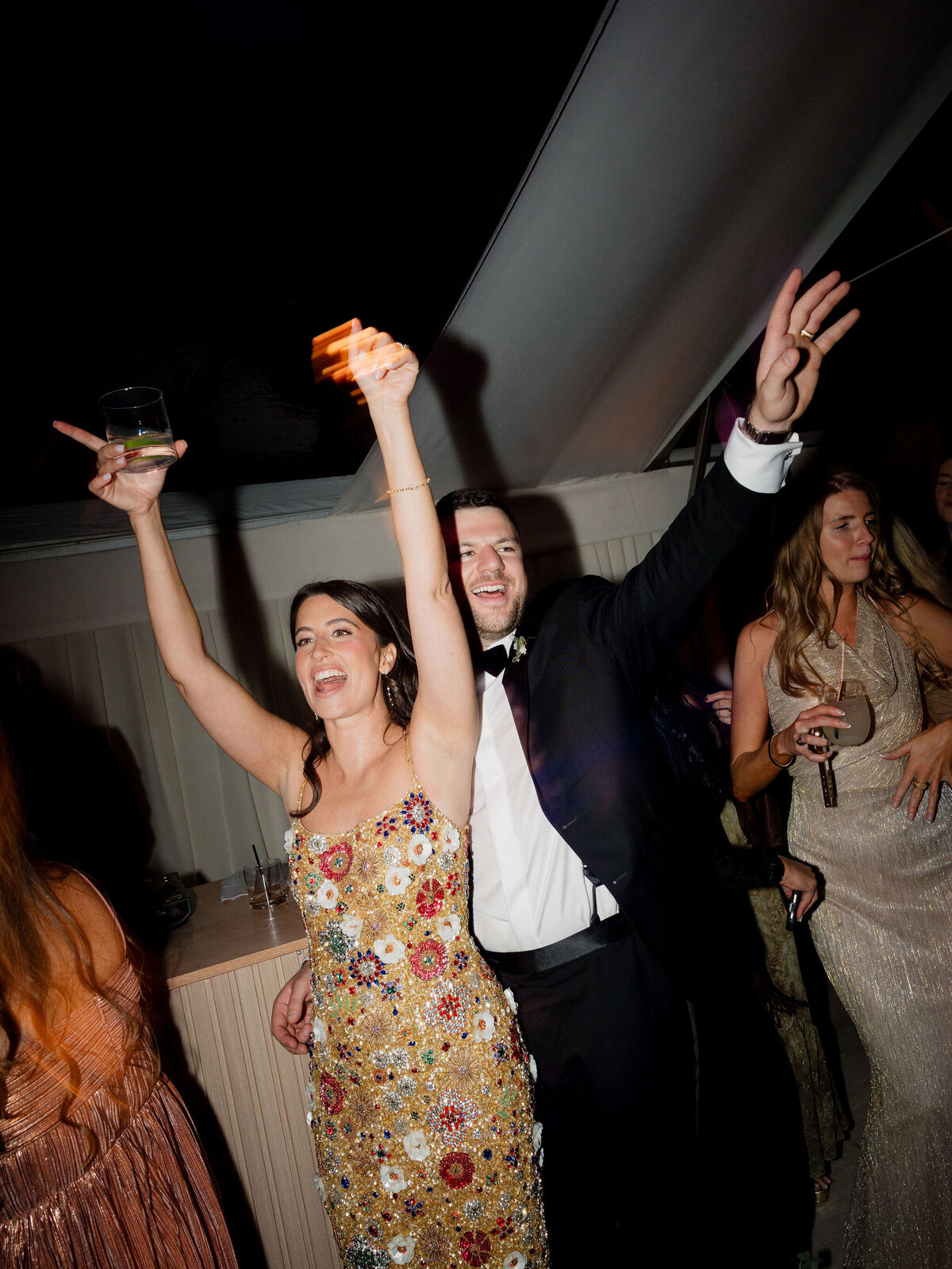 flash-wedding-photographer-valley-rock-inn-ny