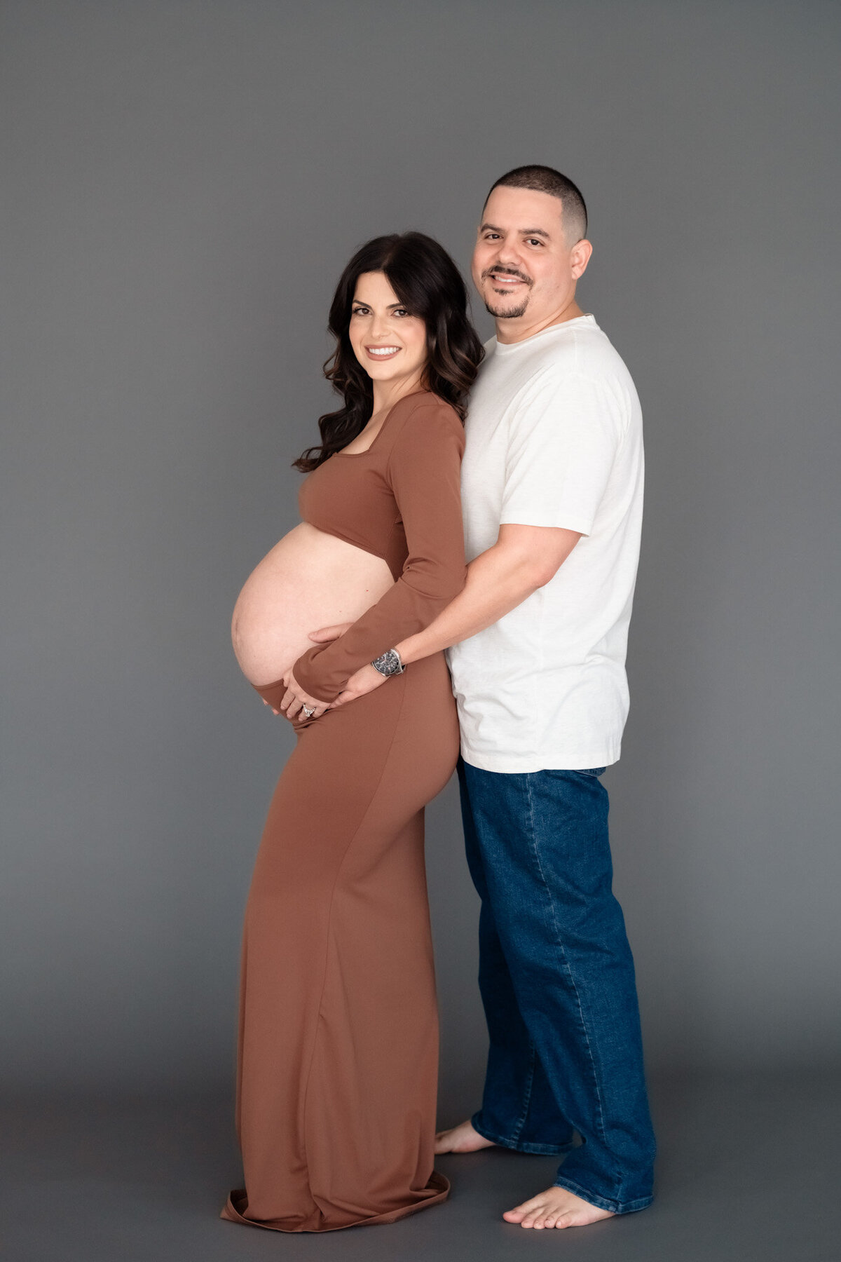 emmiclaire-maternity-black-and-white-portrait