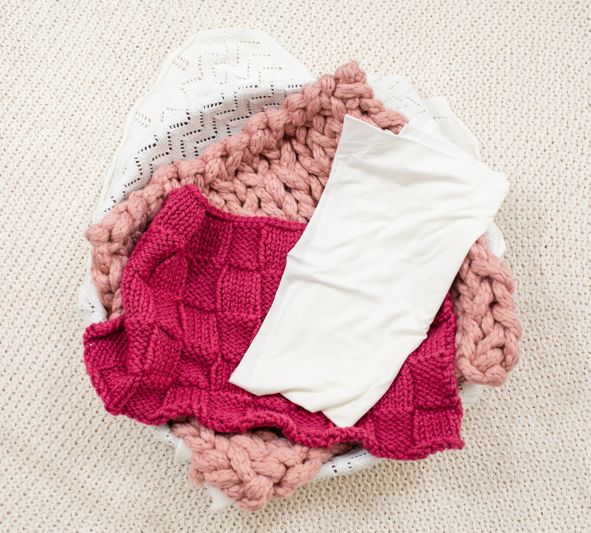 Newborn Props set-up including basket, blanket & wraps by laure photography | 02