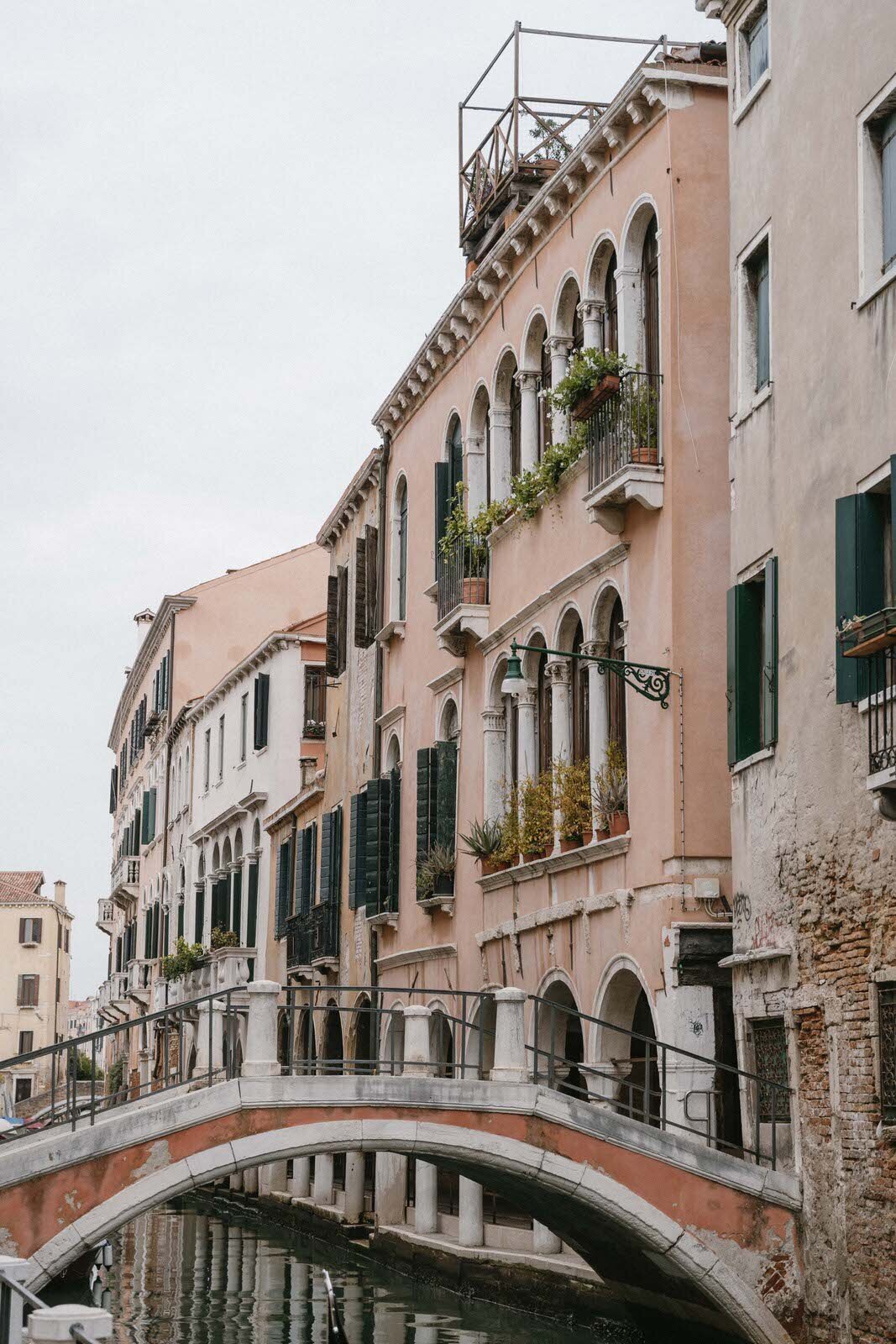 Flora_And_Grace_Editorial_Venice_Analog_Editorial_Wedding_Photographer (1 von 1)-5