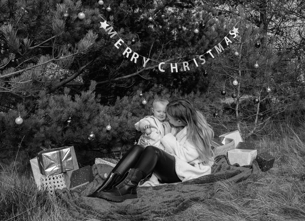Christmas Mini photoshoot - Goyt Valley, High Peak - Nostalgia photography (22)