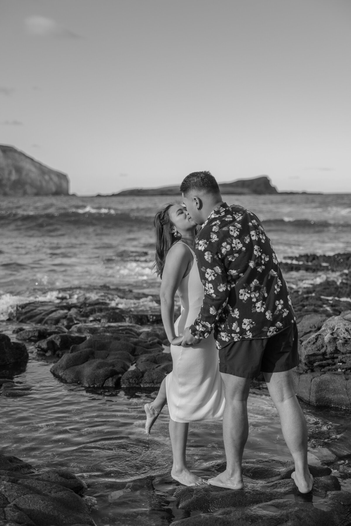 makapuu-beach-couple-portraits-70