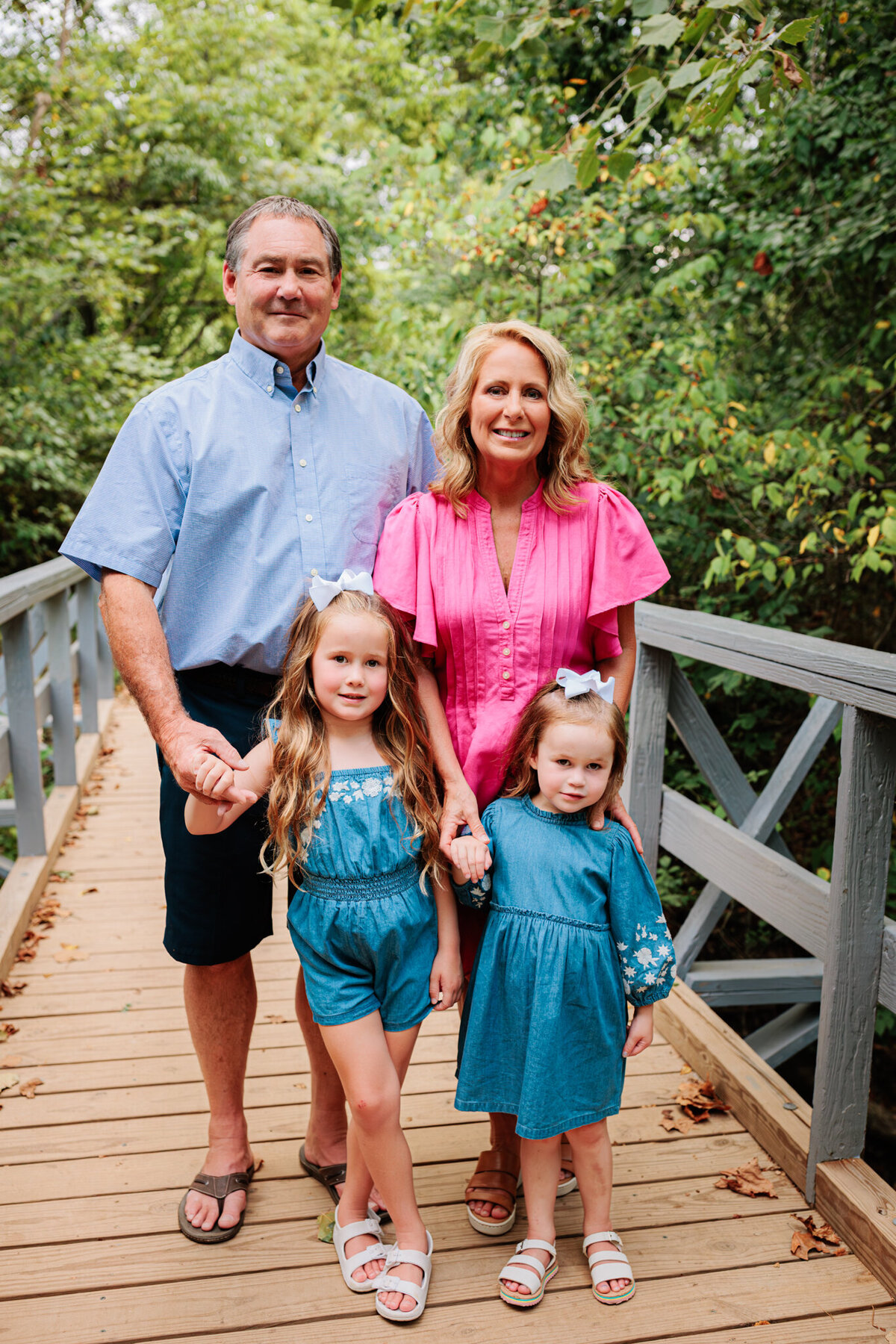 NWA family photographer, Northwest Arkansas best family photography, family portraits near me, professional family photos, family photography packages