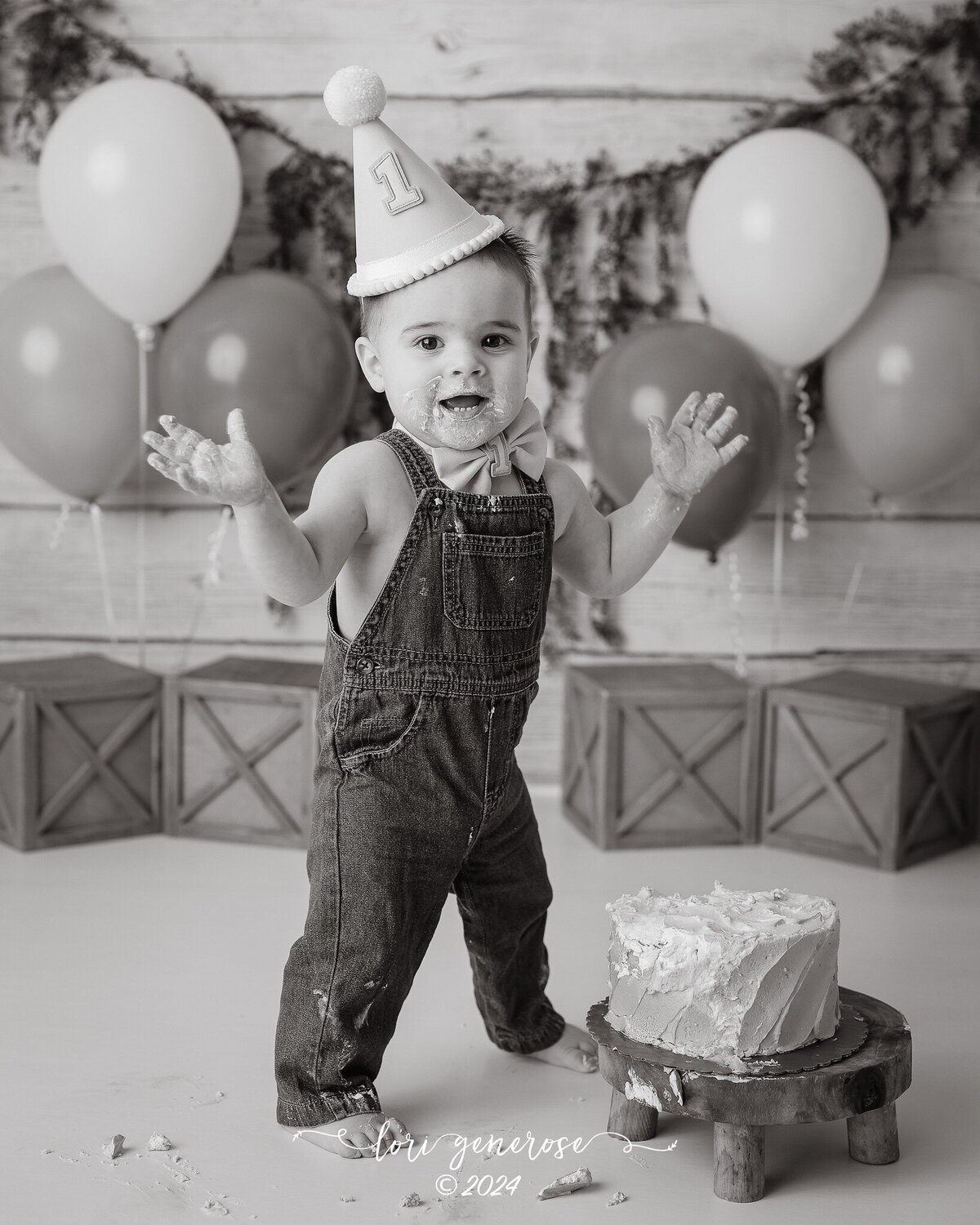lehigh-valley-photographer-lori-generose-lg-photography-first-birthday-cake-smash-boy-bloomsburg-pa