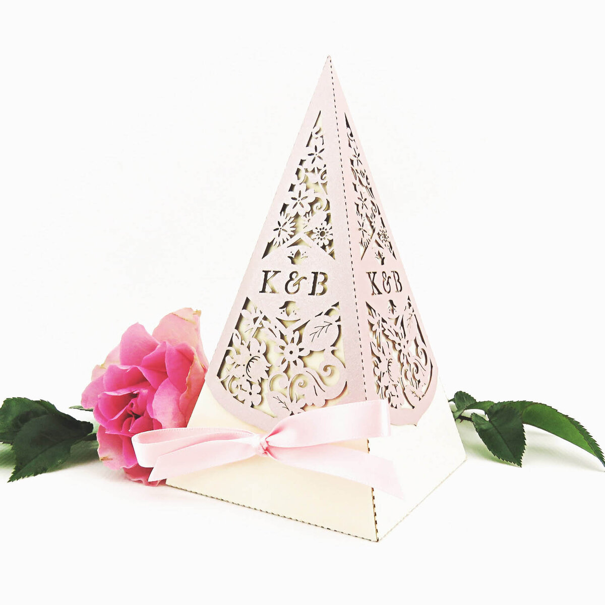 Vintage_Roses_Wedding_Pyramid_Favour