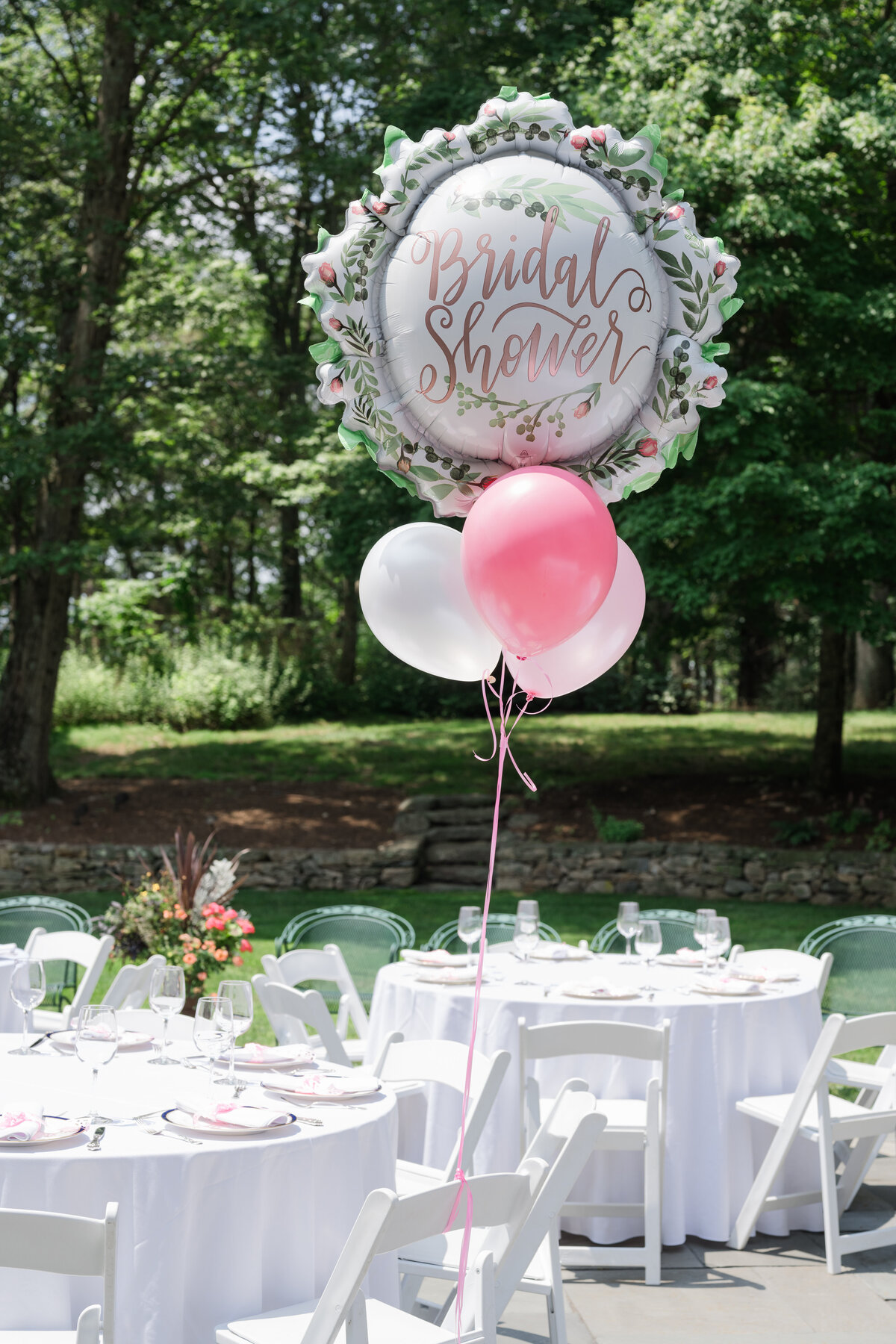 Photo of bridal shower decorations