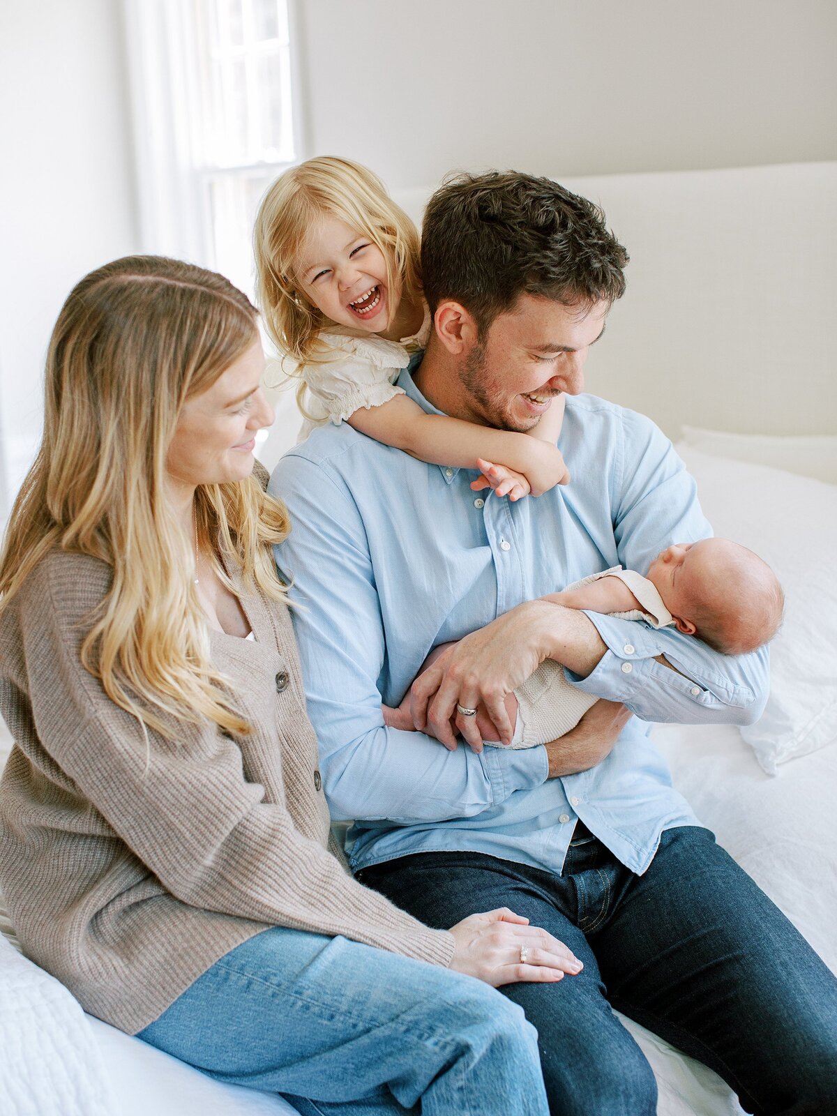 modern-indoor-newborn-richmond-va-photos-amy-nicole-photography-0038