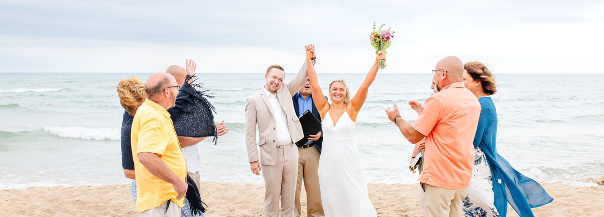 michigan-elopement-photographer-beach