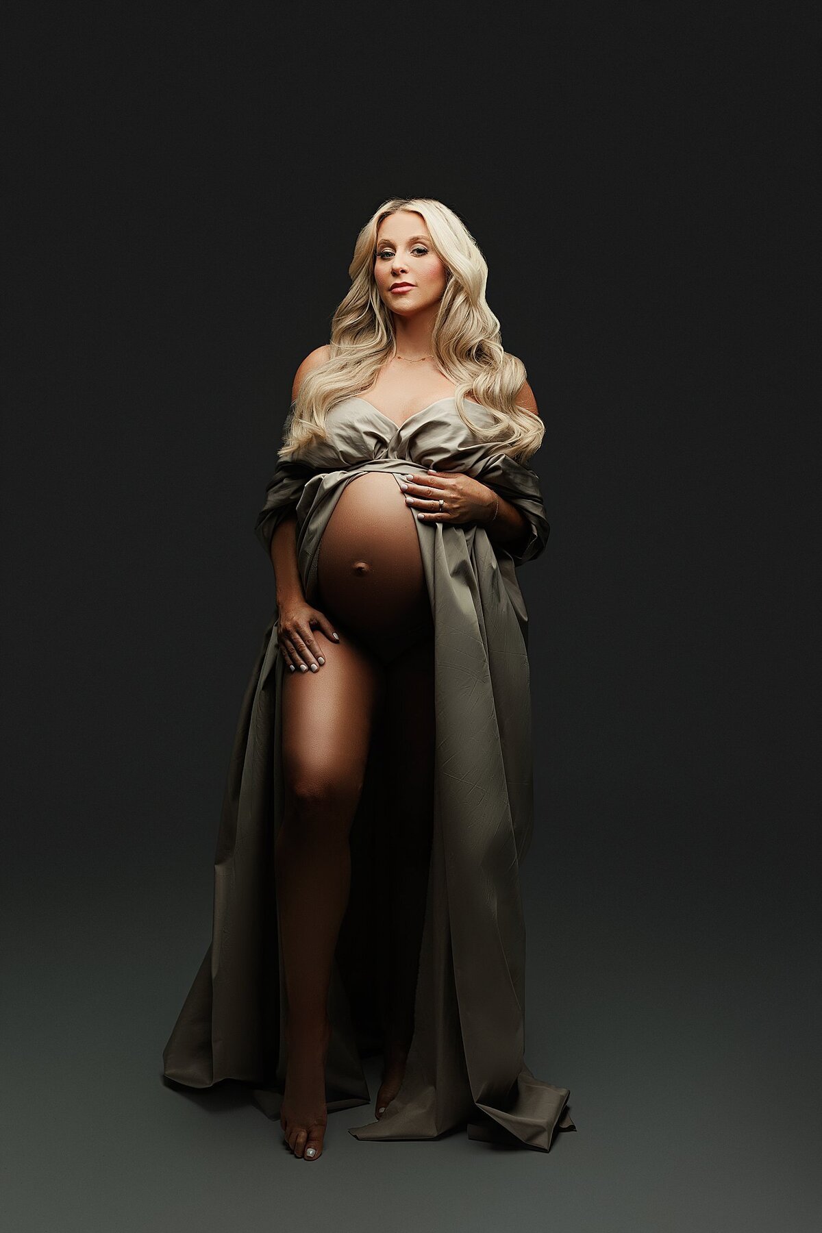 Customized maternity photo packages in Austin