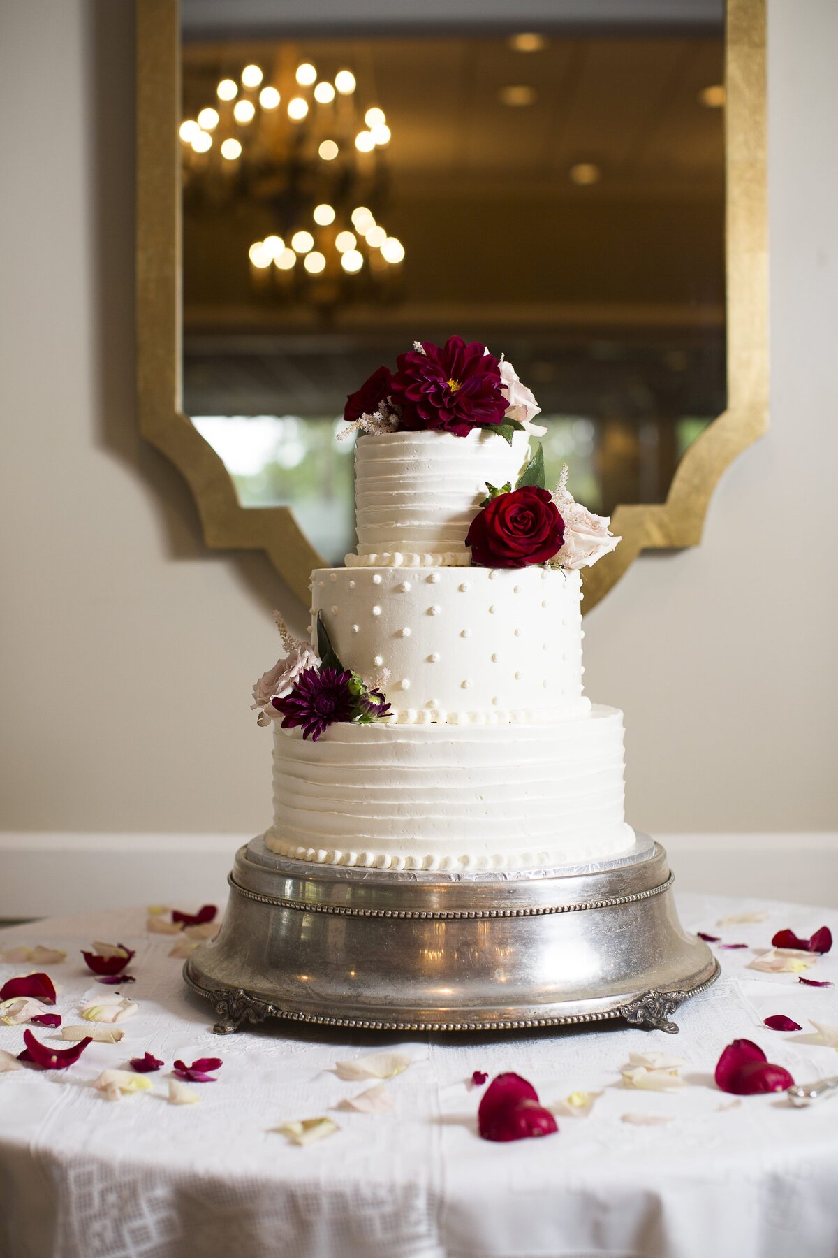 white-wedding-cake-red-flowers