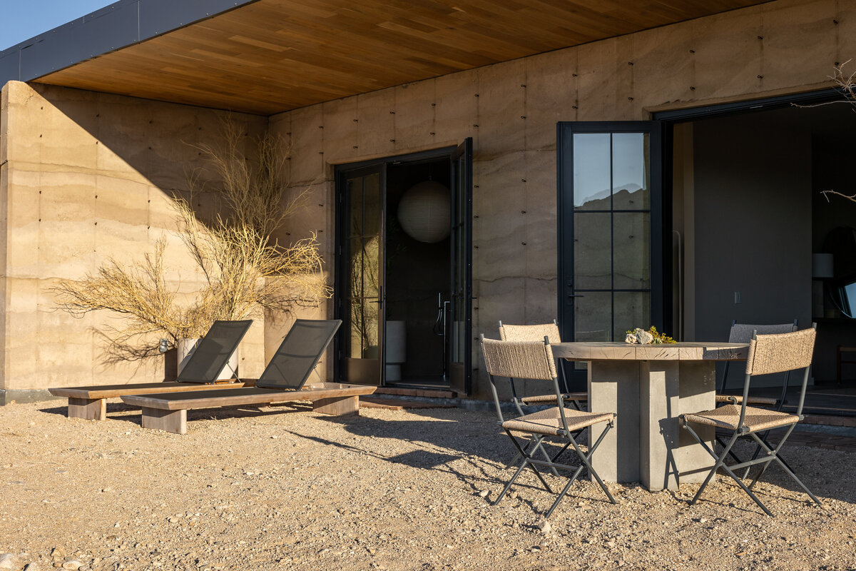 9_SUITES_tortoise_outdoor