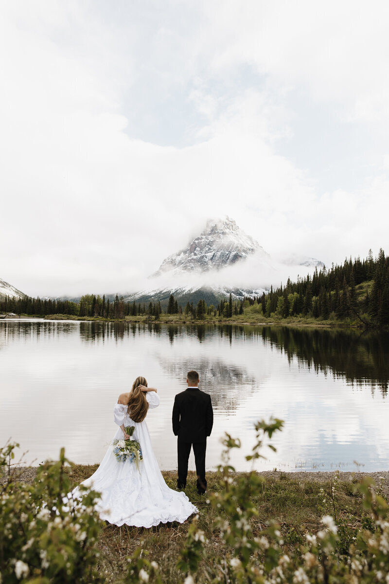 glacier-national-park-winter-wedding-elopement