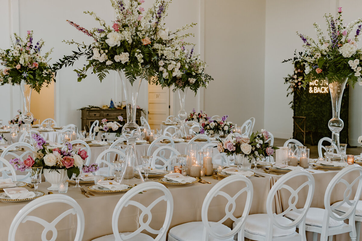 wedding-reception-tables-emerald-hills-events-promise-city-iowa-des-moines-wedding-photographer-storyteller-collective-photo-co