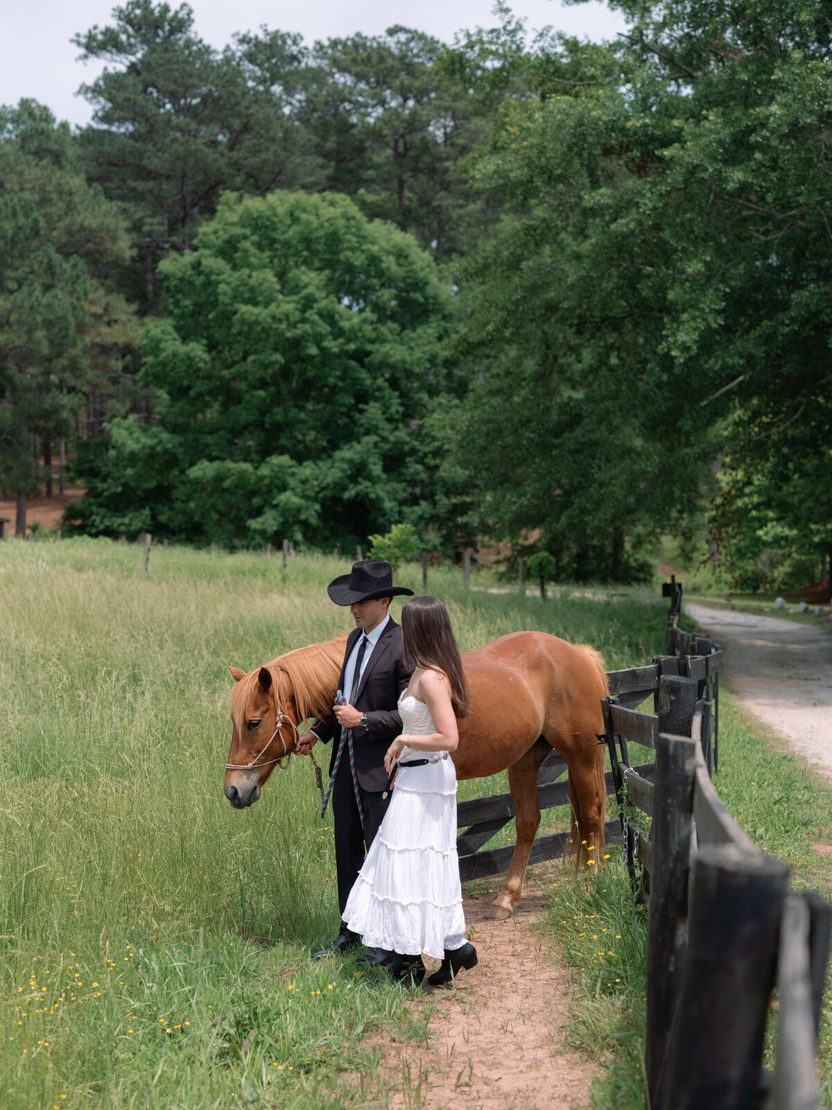 Rachel-Pourchier-Photography-Wedding-Serenbe-destination-photographer_Rubin_Horse112A