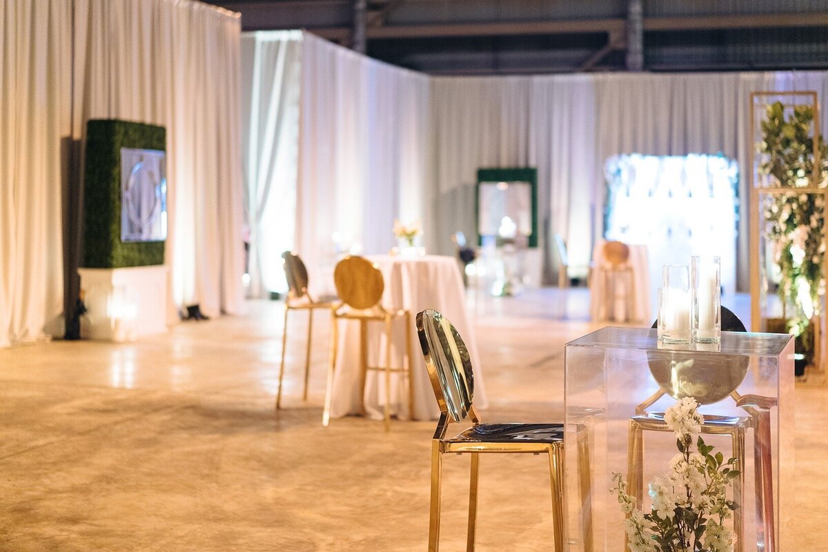 Airplane Hangar-Bermuda-Wedding-Dasfete-32