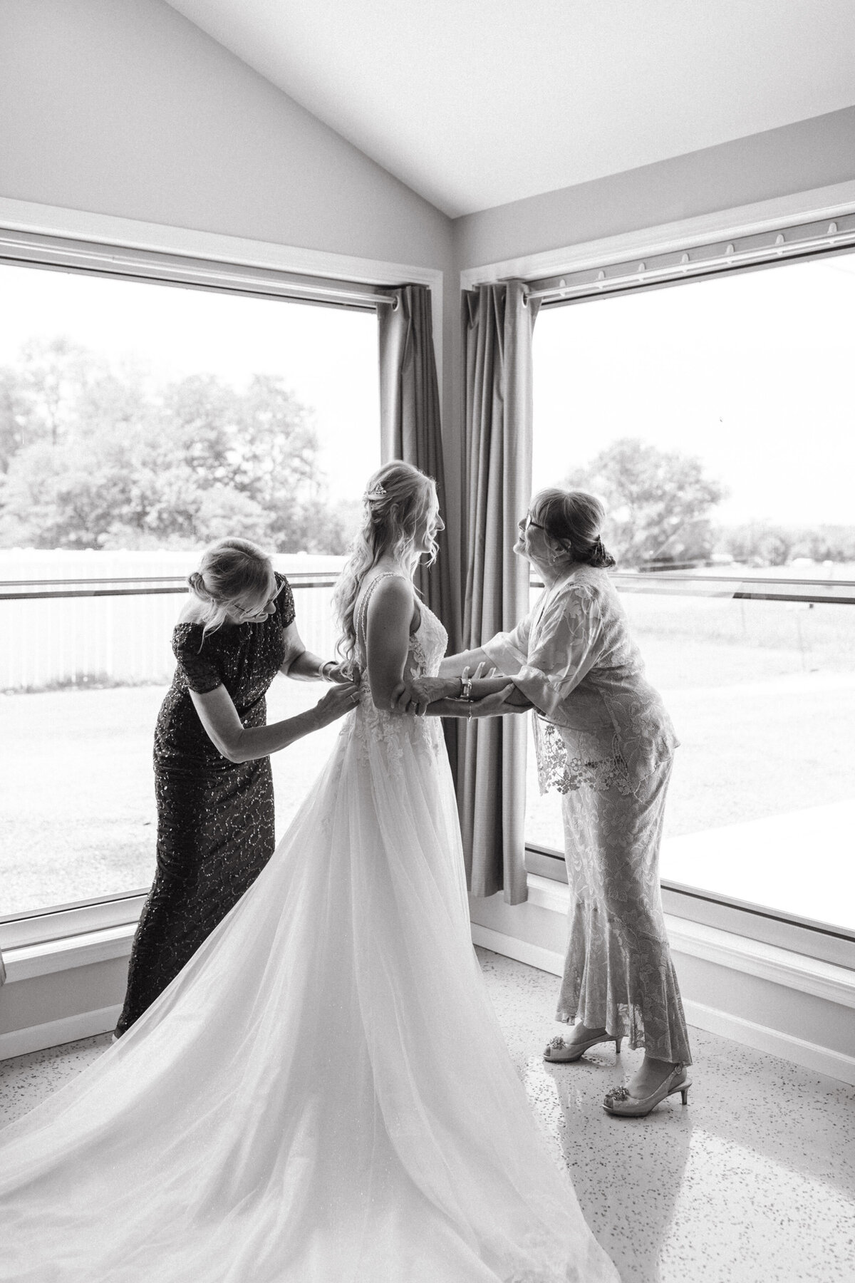 hays-kansas-st-fidelis-basilica-wedding-3