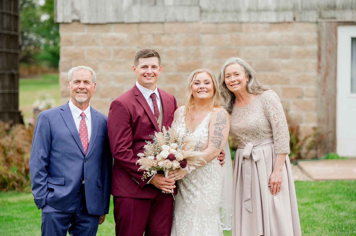 127-Wedding Family Portrai Highlights-DSC_3251-Wedding Photography- St Cloud MN- Central MN, Nicole Hollenkamp