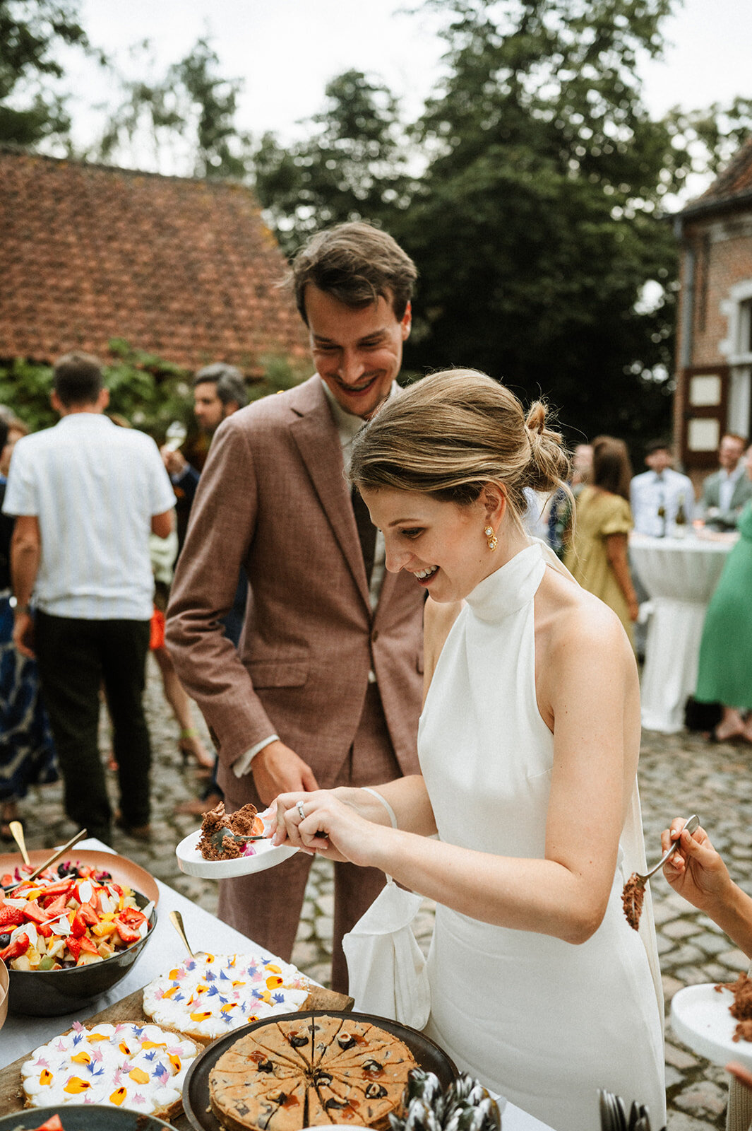 Herentals, salon weddings, moody, authentiek, alternatief trouwen,bruid, 2026, elopent, intiem, spontaan, tijdloos, trouwfotograaf, antwerpen - diner & dessert-211