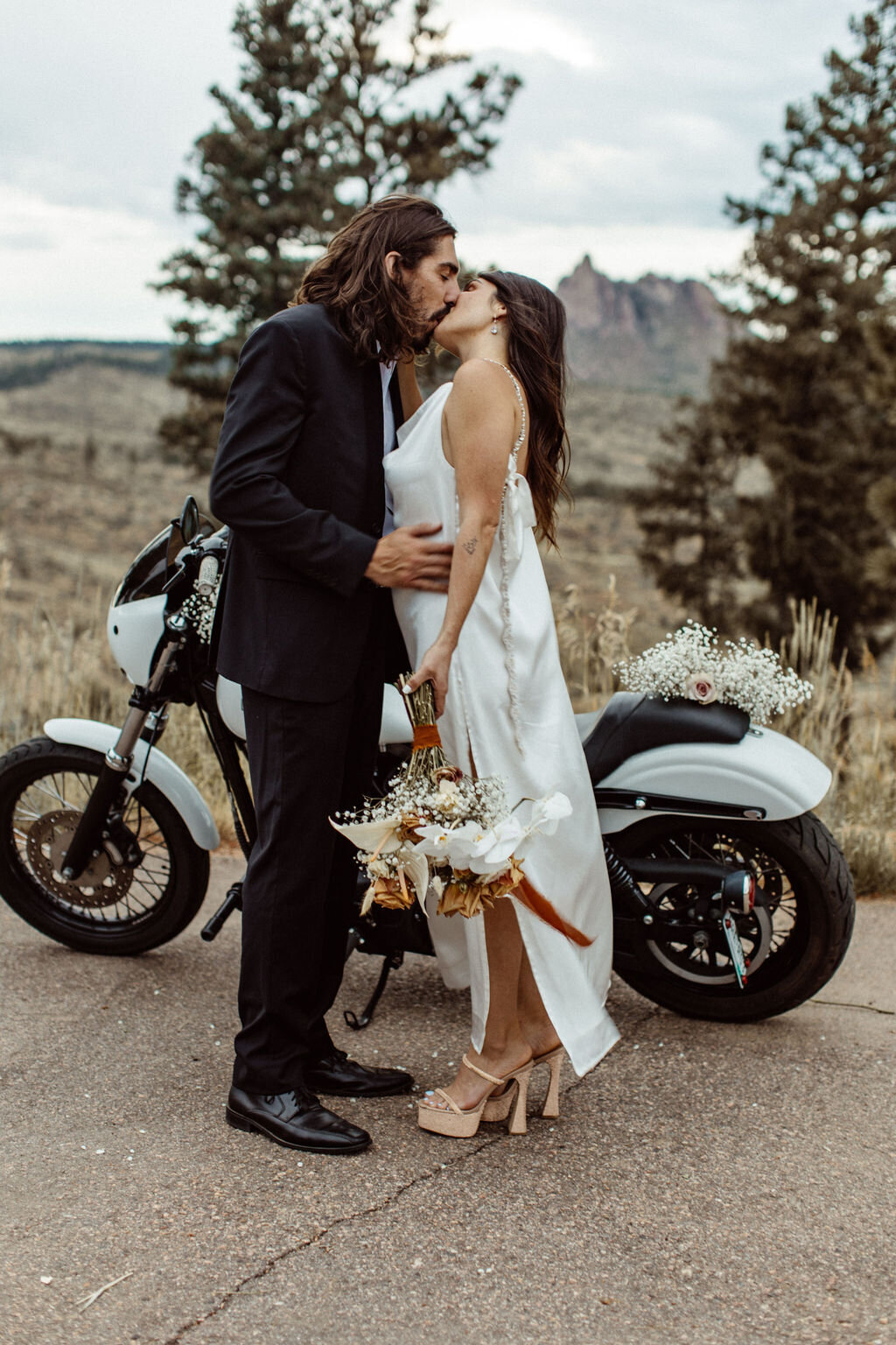 denver-elopement-photographySantinaandChristianPikesPeakRanchColoradoSpringsWeddingElopementPhotographerDenver-330