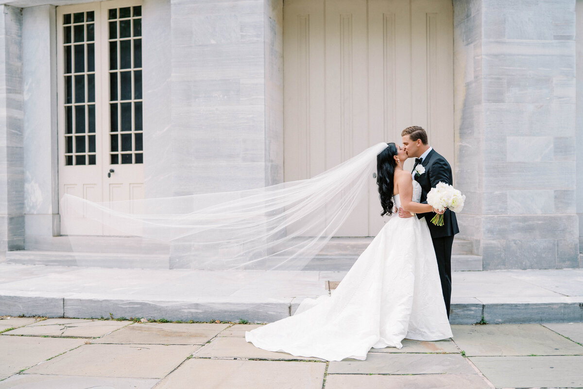 Philadelphia-Ritz-Carlton-Wedding-Bride-Groom-Photos_063