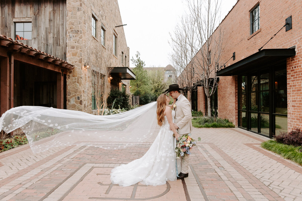 dfw-wedding-photographer_ashleyvandertol-1032