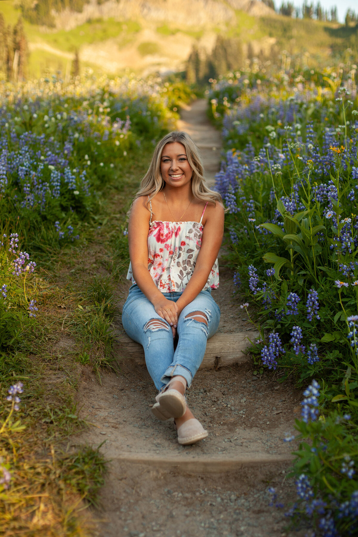 mount_rainier_wildflower_senior_girl_photos