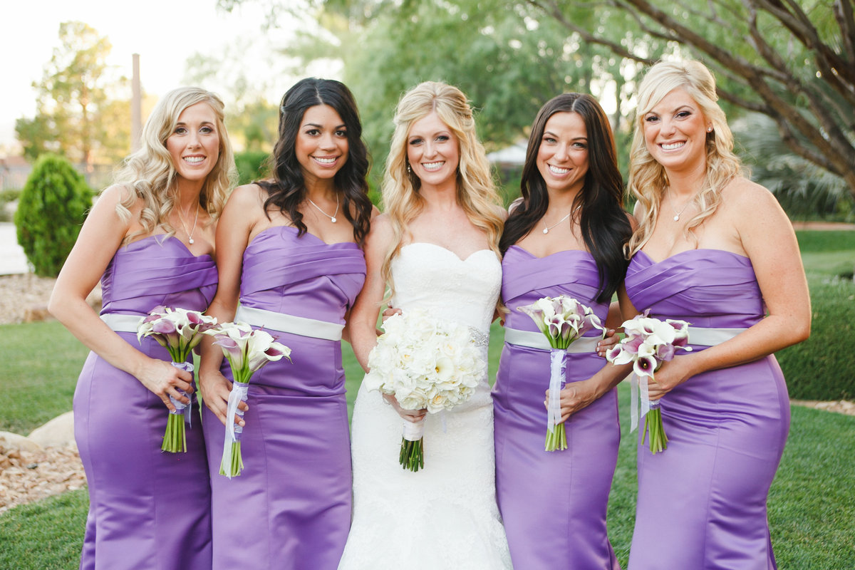 Sophisticated Oregon bride and bridesmaids in purple dresses | Susie Moreno Photography