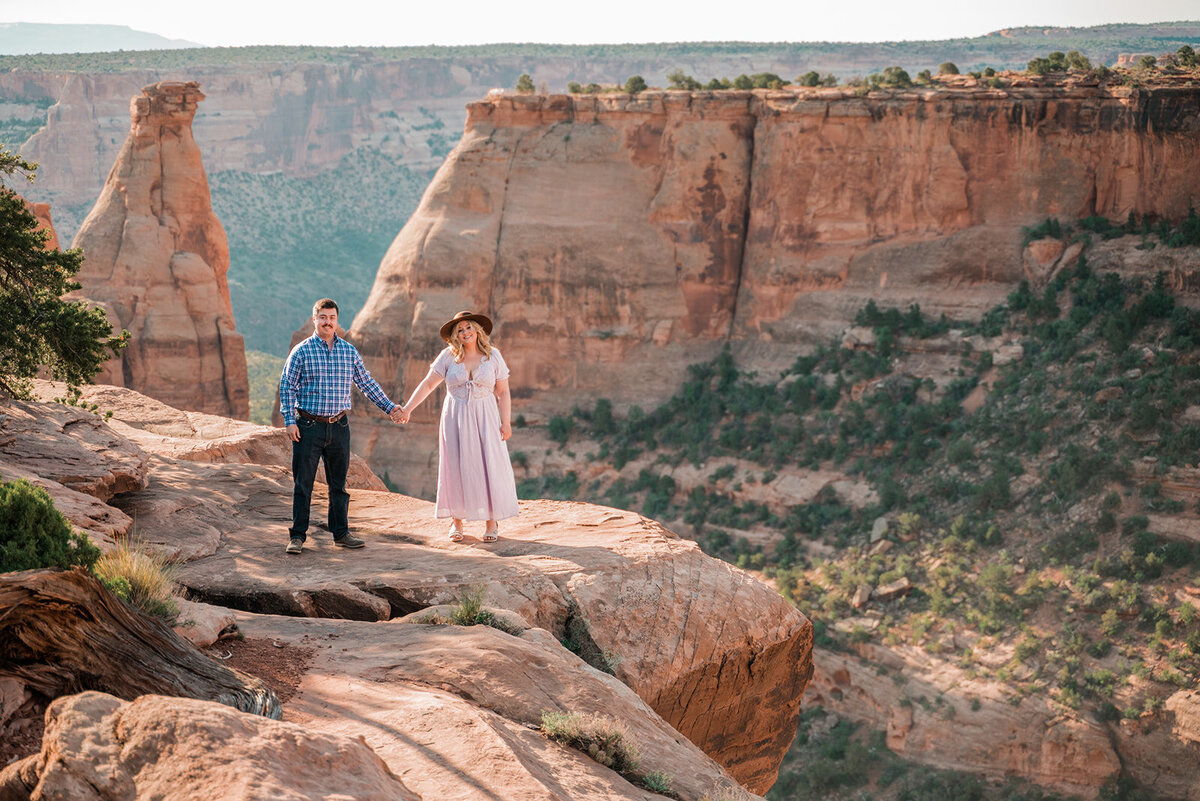 colorado-nationa-monument-engagement-pictures-spring_0070_websize