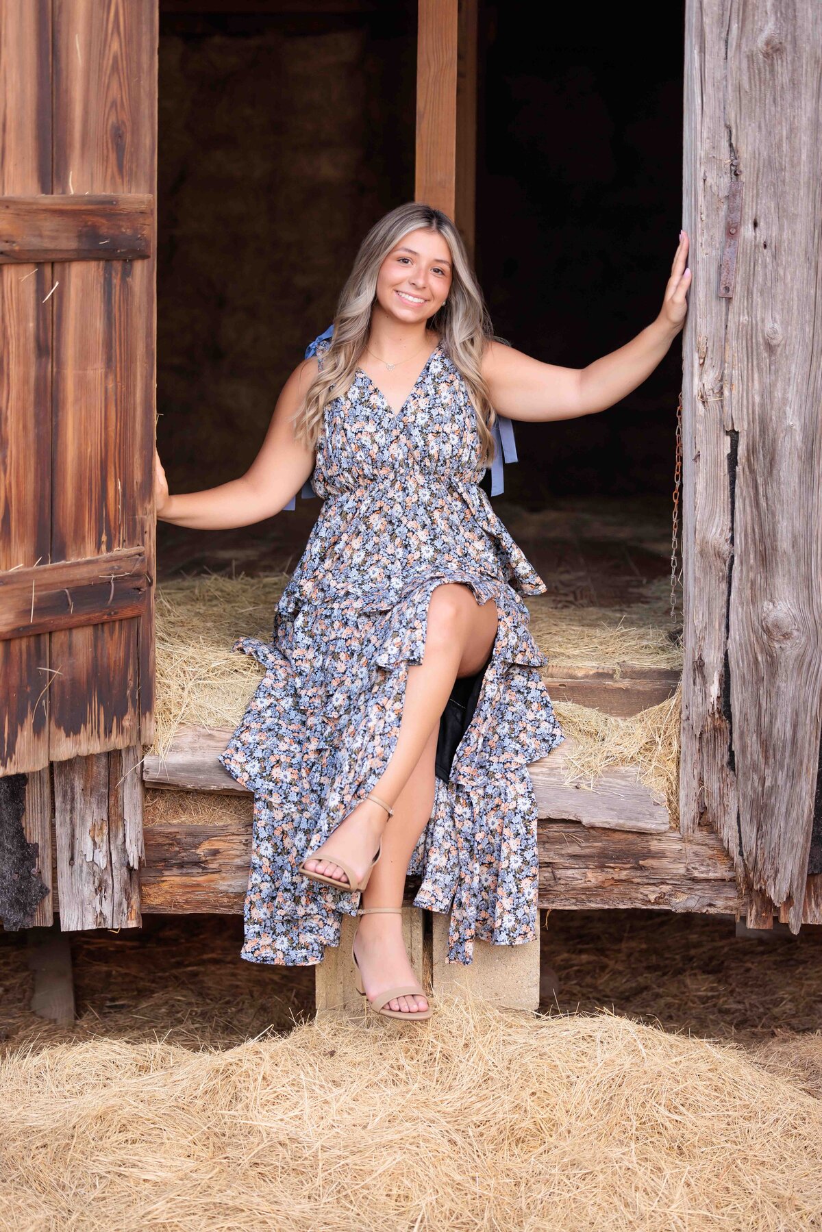 Family barn rustic feel for high school graduation pictures.
