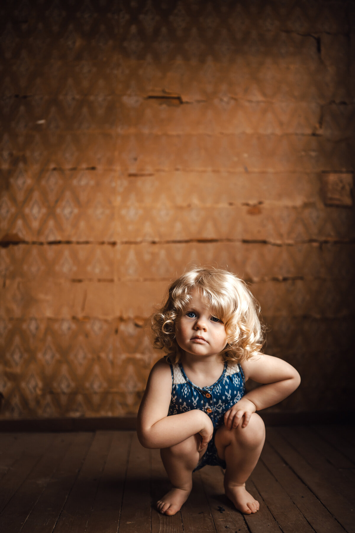 Child in photography studio. Family Photographer bowling green Kentucky.