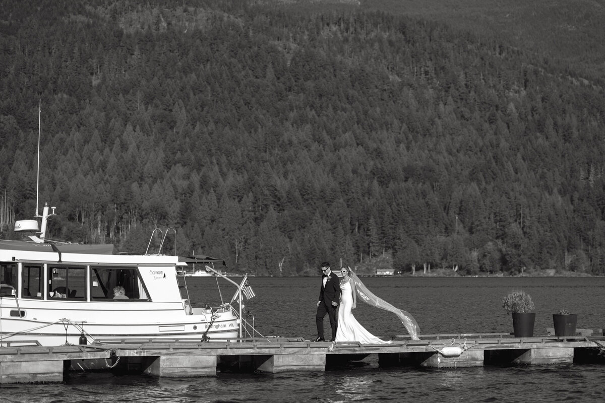 victoria-and-chester-west-coast-wilderness-lodge-intimate-wedding-chelsea-brown-photography-454