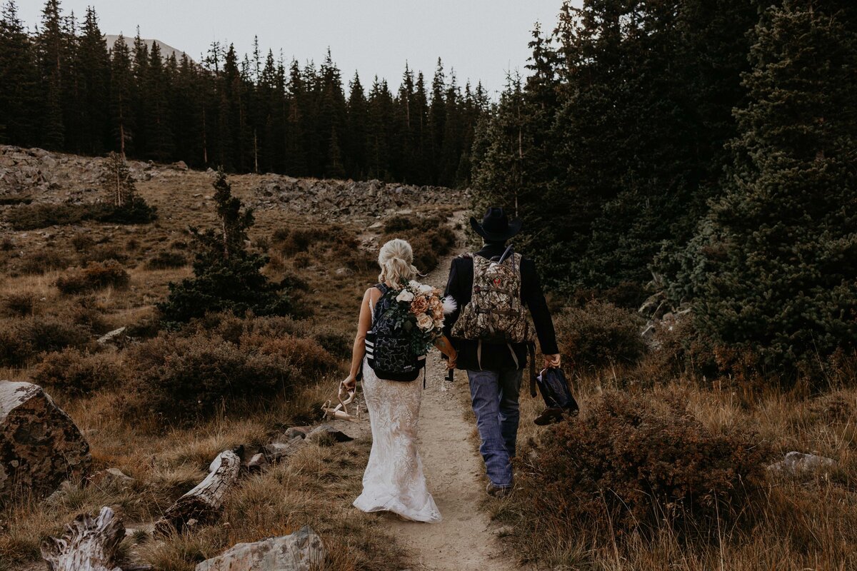 williams-lake-trailhead-elopement-taos-ski-valley-35