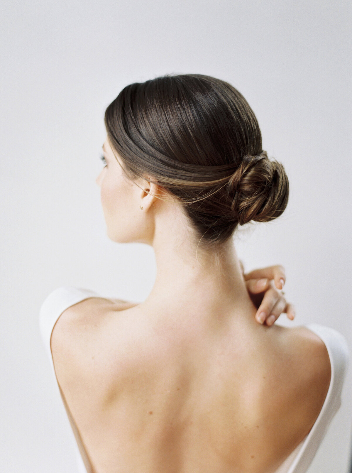 seattle makeup artist yessie libby creates this chic modern bridal look