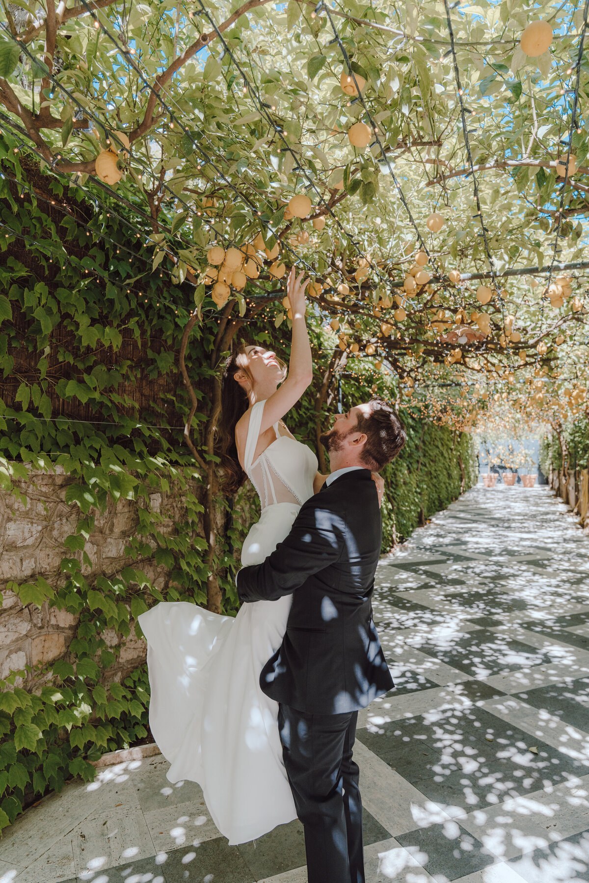 Newlywed-Portraits-Sorrento-Italy-54